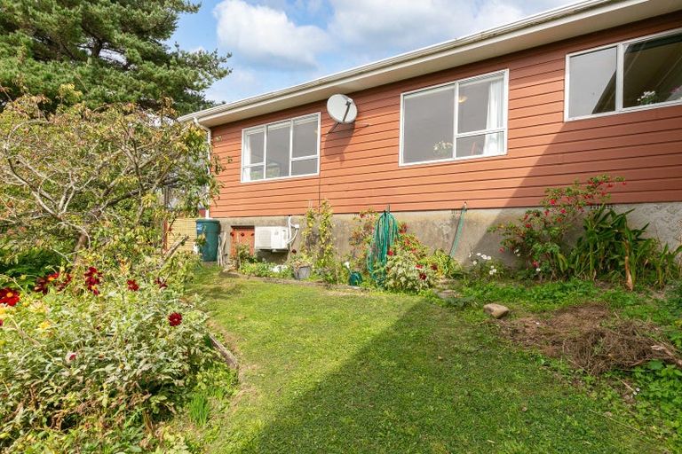 Photo of property in 2a Mckeefry Grove, Tawa, Wellington, 5028