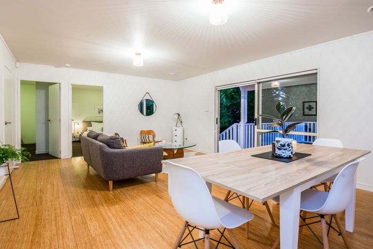 Photo of property in 17a Highland Avenue, Titirangi, Auckland, 0604