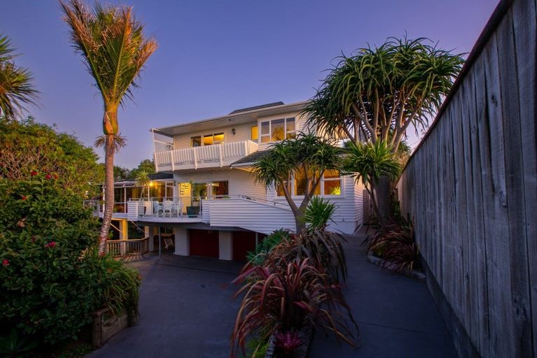 Photo of property in 105 Vivian Street, New Plymouth, 4310