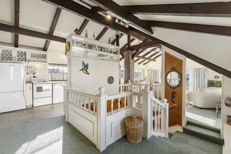 Photo of property in 70 Karewa Parade, Papamoa Beach, Papamoa, 3118