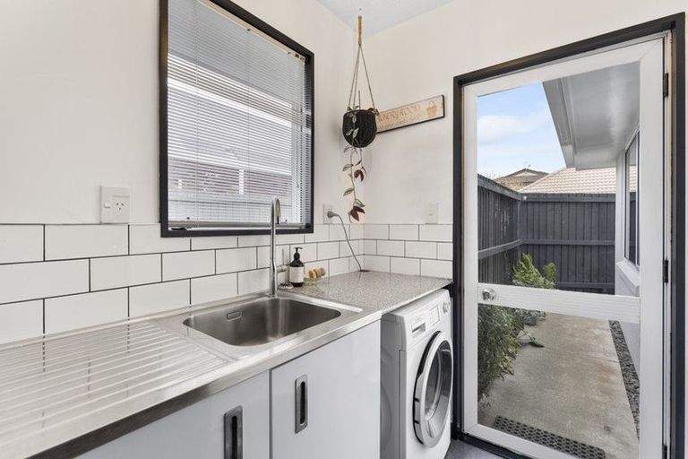 Photo of property in 23 Althorp Place, Avonhead, Christchurch, 8042