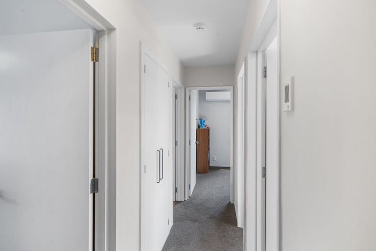 Photo of property in 1/23 Laing Crescent, Heathcote Valley, Christchurch, 8022