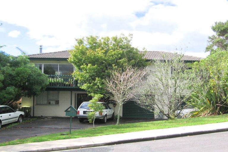 Photo of property in 6 Seabar Place, Glen Eden, Auckland, 0602