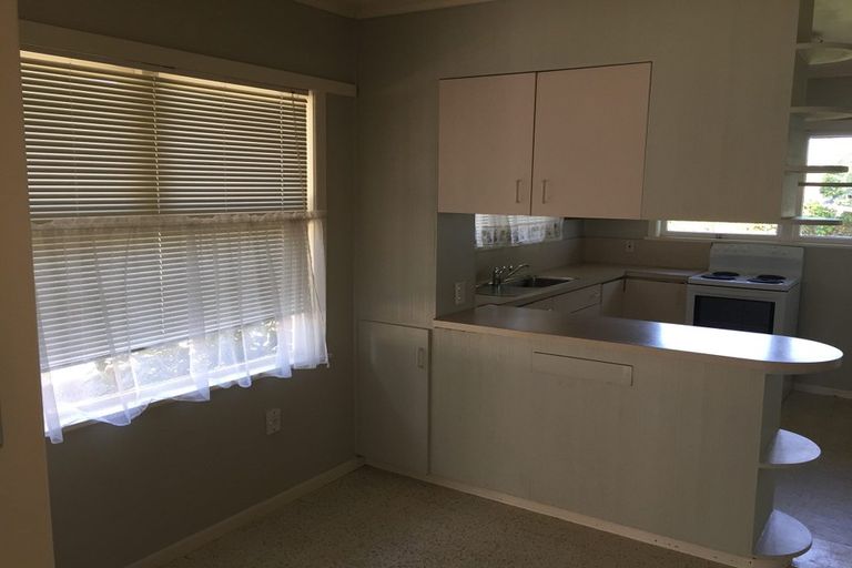 Photo of property in 12 Cross Street, Papakura, 2110