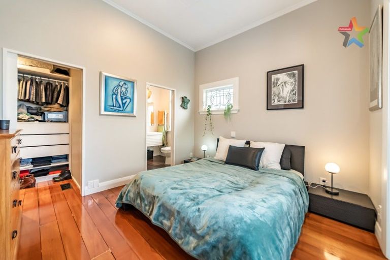 Photo of property in 6 Wha Street, Lyall Bay, Wellington, 6022