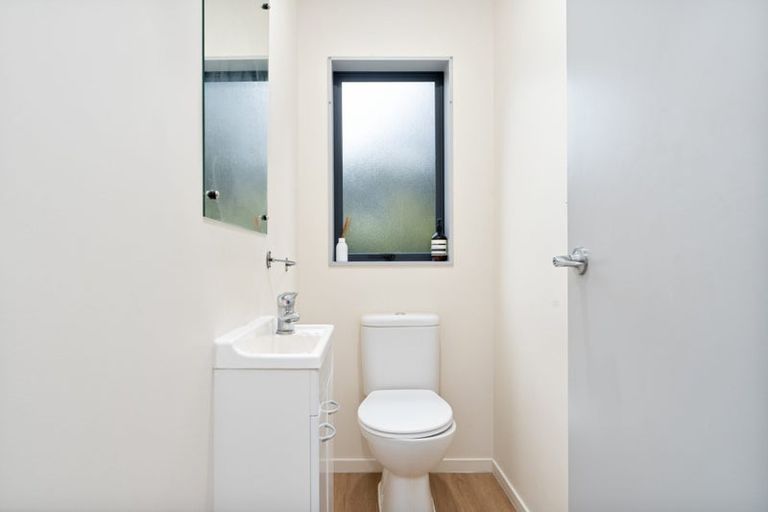 Photo of property in 13 Pyramid Place, Glen Eden, Auckland, 0602