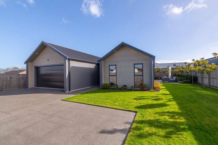 Photo of property in 6 Farley Avenue, Greytown, 5712