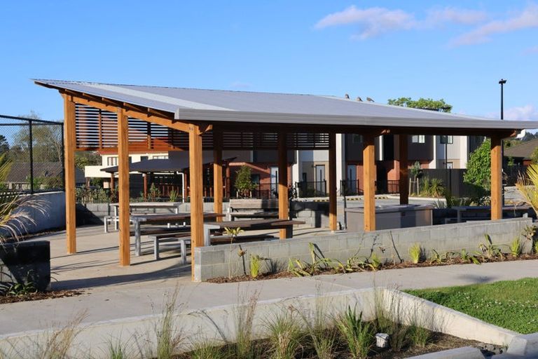 Photo of property in 37 Jabuka Street, Glen Eden, Auckland, 0602