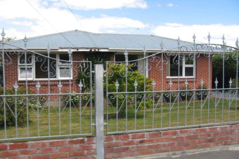 Photo of property in 323 Lake Terrace Road, Shirley, Christchurch, 8061