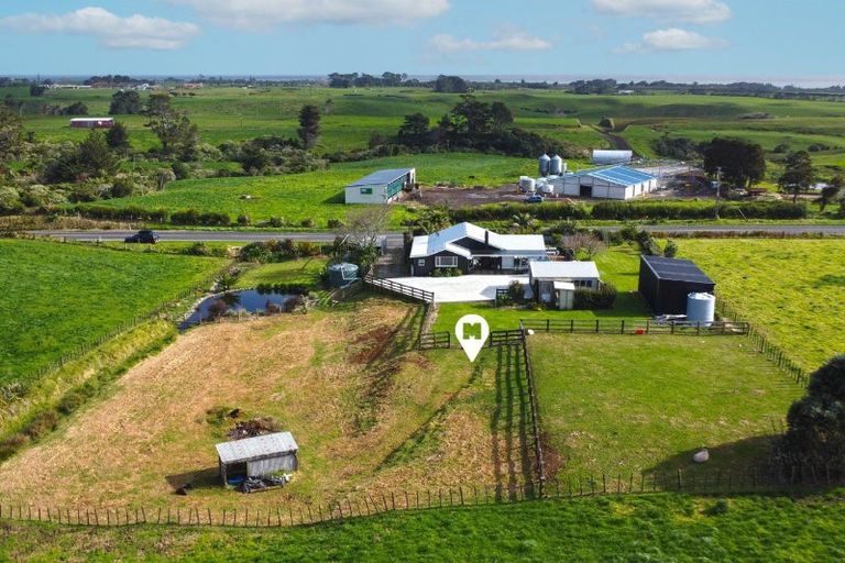 Photo of property in 1385 South Road, Kaitake, New Plymouth, 4374