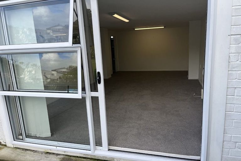 Photo of property in 32 Chartwell Avenue, Glenfield, Auckland, 0629