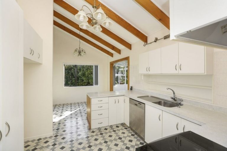 Photo of property in 18b Karamea Street, Whalers Gate, New Plymouth, 4310