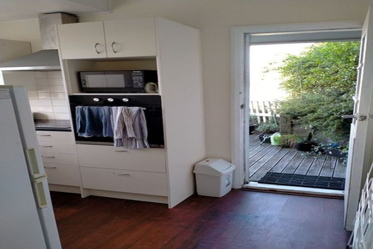 Photo of property in 112 Grafton Road, Roseneath, Wellington, 6011