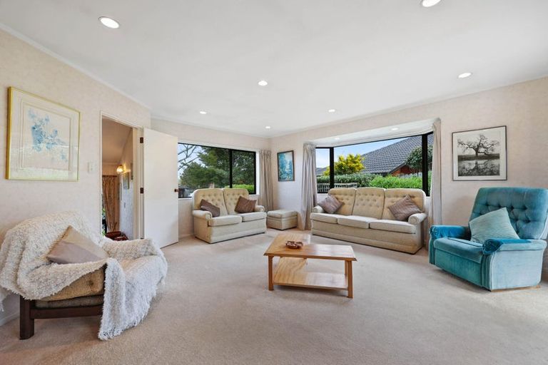 Photo of property in 57 Mirrabooka Avenue, Botany Downs, Auckland, 2010