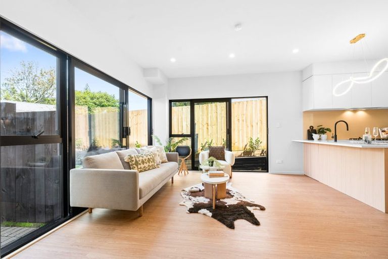 Photo of property in 101d Gossamer Drive, Pakuranga Heights, Auckland, 2010