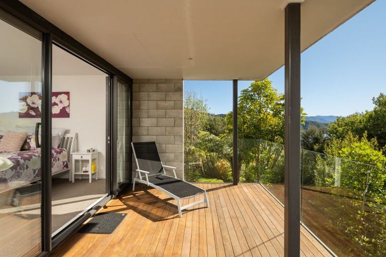 Photo of property in 27 Amelia Crescent, Waikawa, Picton, 7220