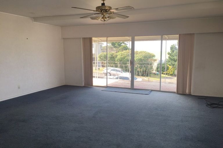 Photo of property in 15 Hauraki Crescent, Pinehill, Auckland, 0632