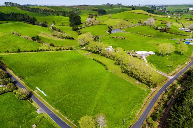 Photo of property in 32 Davis Road, Waiongana, Inglewood, 4389