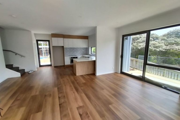 Photo of property in 1 Korokio Lane, Henderson, Auckland, 0612