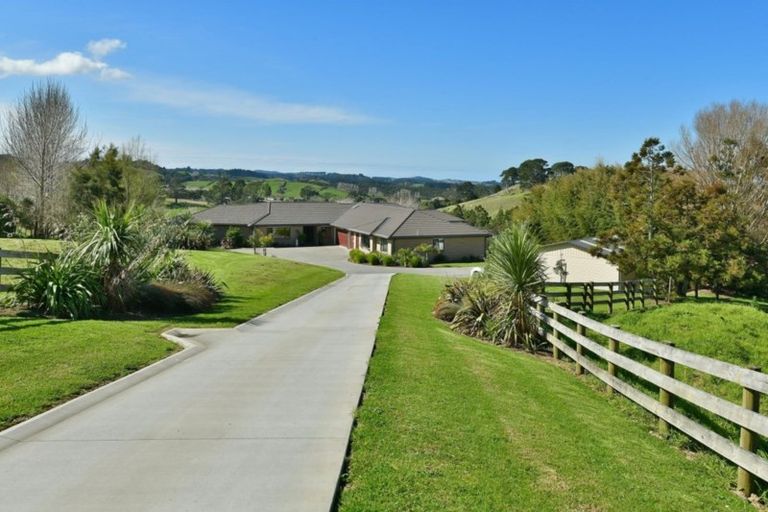 Photo of property in 25 Joblin Road, Wainui, Silverdale, 0994