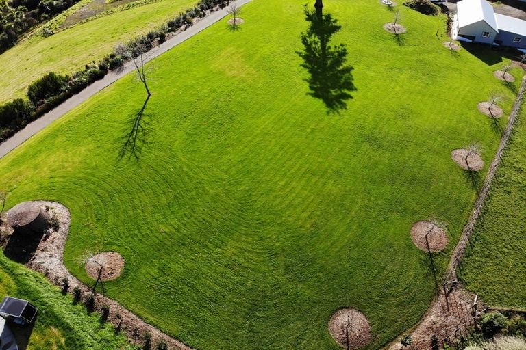 Photo of property in 33 Osbaldiston Lane, Kaukapakapa, 0873