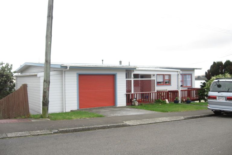 Photo of property in 26 Bancroft Terrace, Newlands, Wellington, 6037