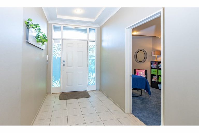 Photo of property in 16 Rembrandt Drive, Rolleston, 7614