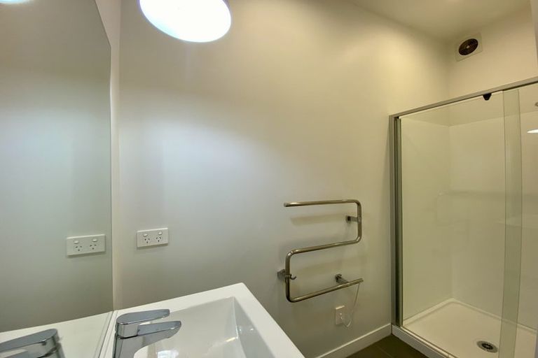 Photo of property in 7/50 Ocean View Road, Northcote, Auckland, 0627