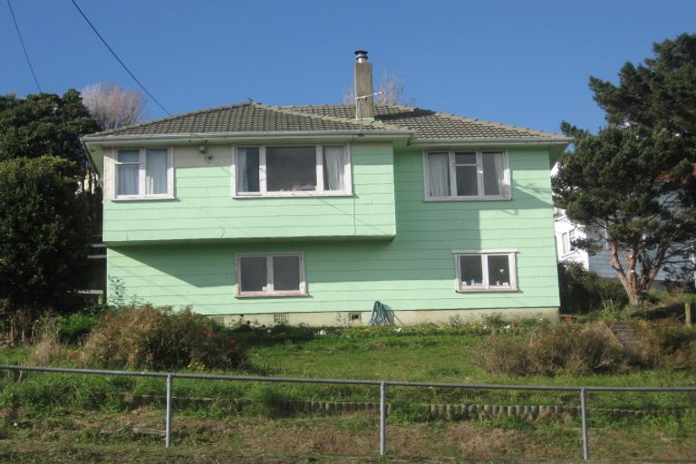 Photo of property in 8 Gloucester Street, Cannons Creek, Porirua, 5024