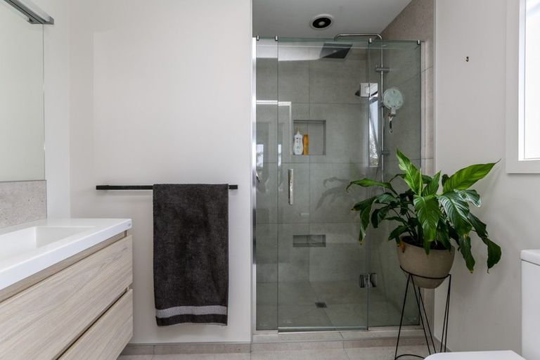 Photo of property in 15 Tainui Street, Welbourn, New Plymouth, 4312