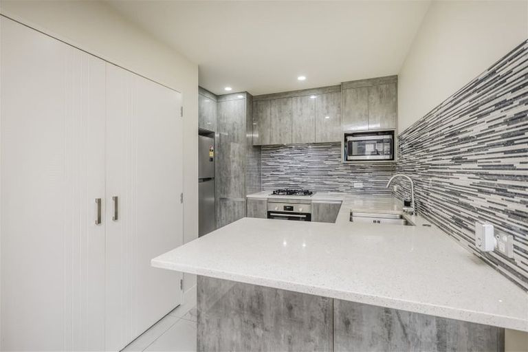 Photo of property in 16 Rosarina Lane, Takanini, 2112