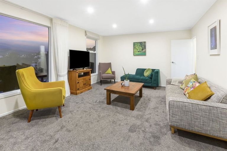 Photo of property in 28 Spinnaker Drive, Whitby, Porirua, 5024