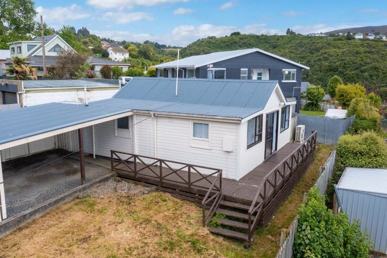 Photo of property in 134 Brockville Road, Brockville, Dunedin, 9011