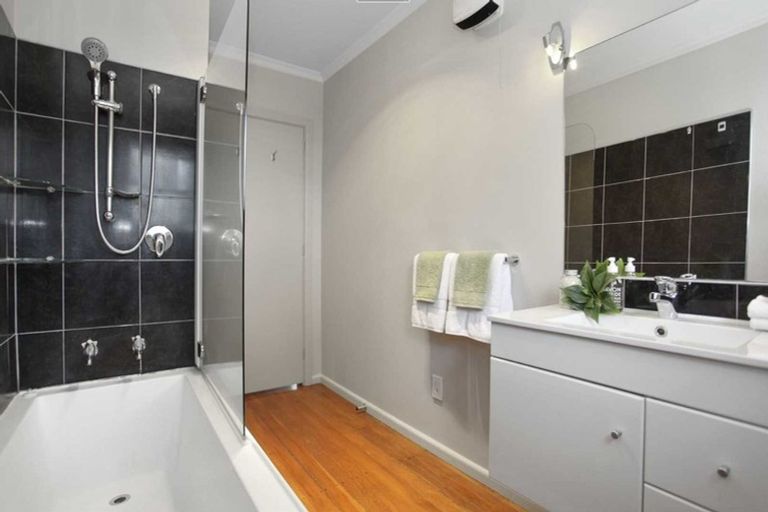 Photo of property in 3/84 Holly Road, St Albans, Christchurch, 8014