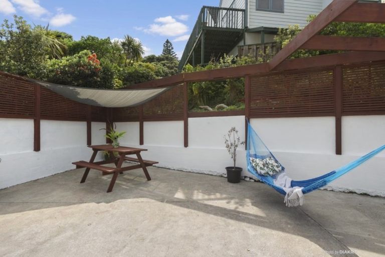 Photo of property in 250 Houghton Bay Road, Houghton Bay, Wellington, 6023