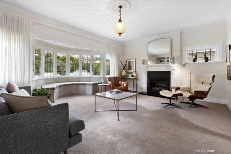 Photo of property in 37 Glen Road, Kelburn, Wellington, 6012