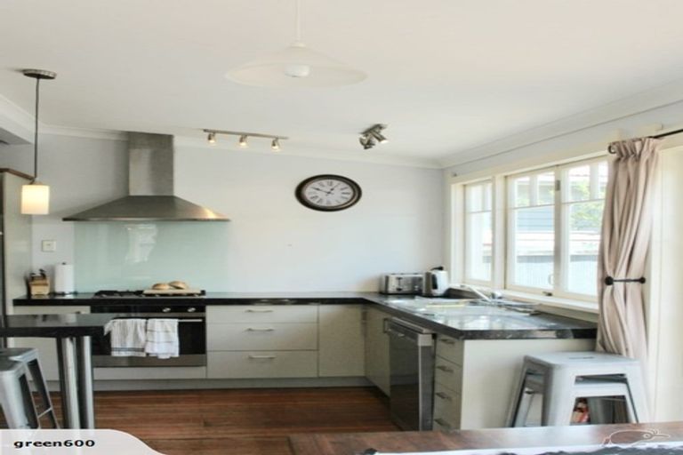 Photo of property in 53 Dover Street, St Albans, Christchurch, 8014