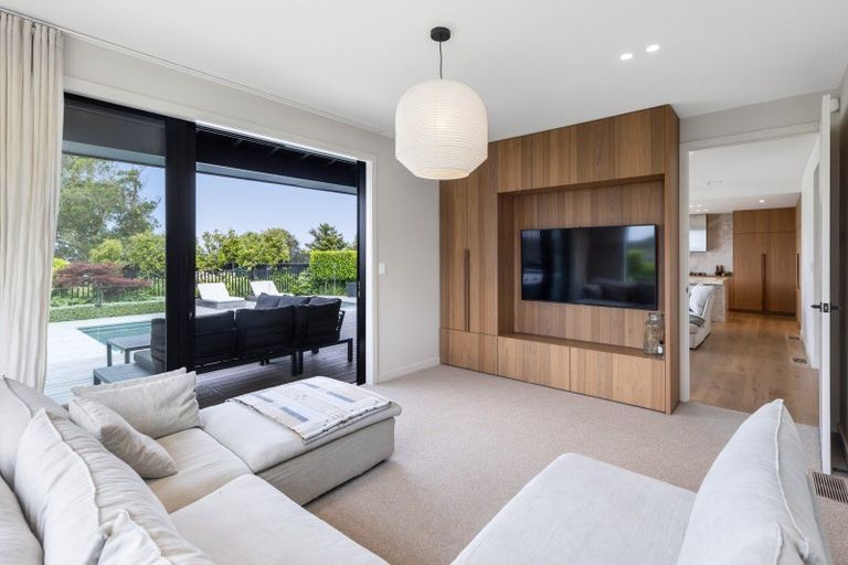 Photo of property in 56 Covil Avenue, Te Atatu South, Auckland, 0610