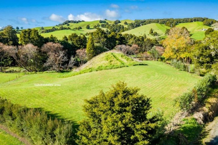 Photo of property in 22 Wairere Valley Road, Paparoa, 0571