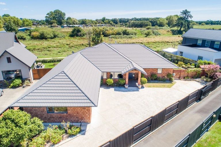 Photo of property in 30 Grand Oaks Drive, Awapuni, Palmerston North, 4412