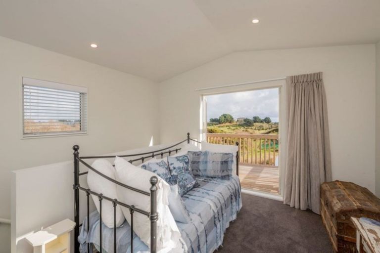 Photo of property in 111 Strathnaver Drive, Waikawa Beach, Levin, 5573