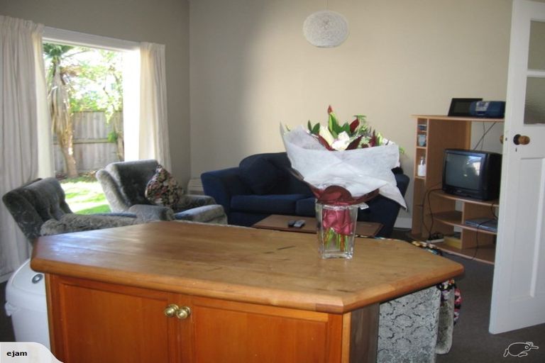 Photo of property in 17 Mersey Street, St Albans, Christchurch, 8014