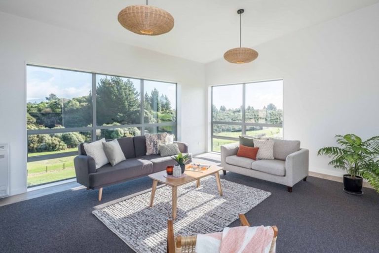 Photo of property in 14 Te Heke Place, Waikanae, 5036