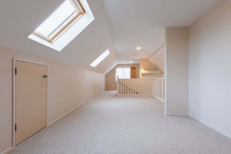 Photo of property in Rangeview Villas, 24/9 Fuller Close, Levin, 5510