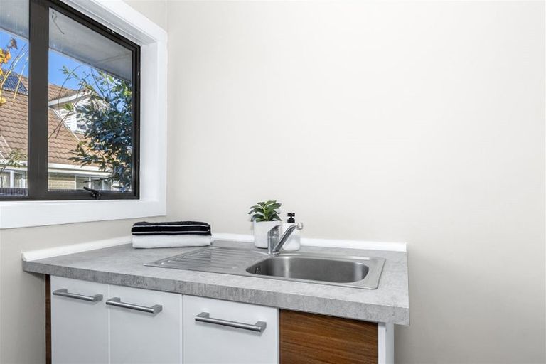 Photo of property in 39 Woodbury Street, Avonhead, Christchurch, 8042