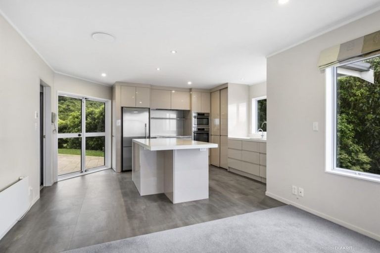 Photo of property in 32 Ashton Fitchett Drive, Brooklyn, Wellington, 6021