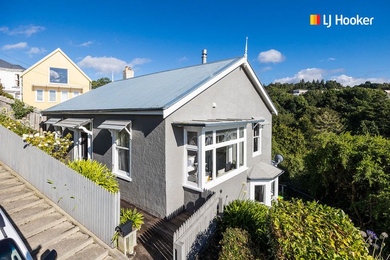 Photo of property in 52 Sutherland Street, Dunedin Central, Dunedin, 9016