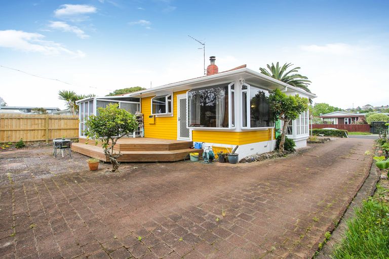 Photo of property in 27 Sylvia Road, Hillcrest, Auckland, 0627