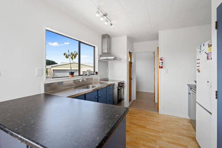 Photo of property in 11 Simcox Street, Otaki Beach, Otaki, 5512