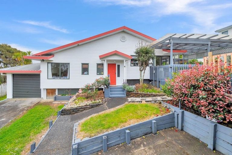 Photo of property in 1a Lesa Annis Place, Henderson, Auckland, 0612